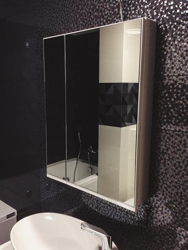 Зеркальный шкафчик для ванной под заказ под индивидуальным размерам и параметрам