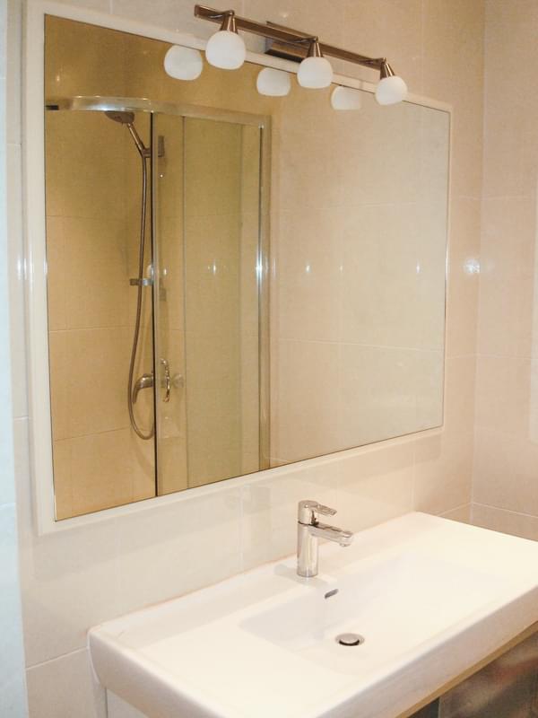 Зеркало в ванную с подсветкой под заказ по индивидуальным параметрам